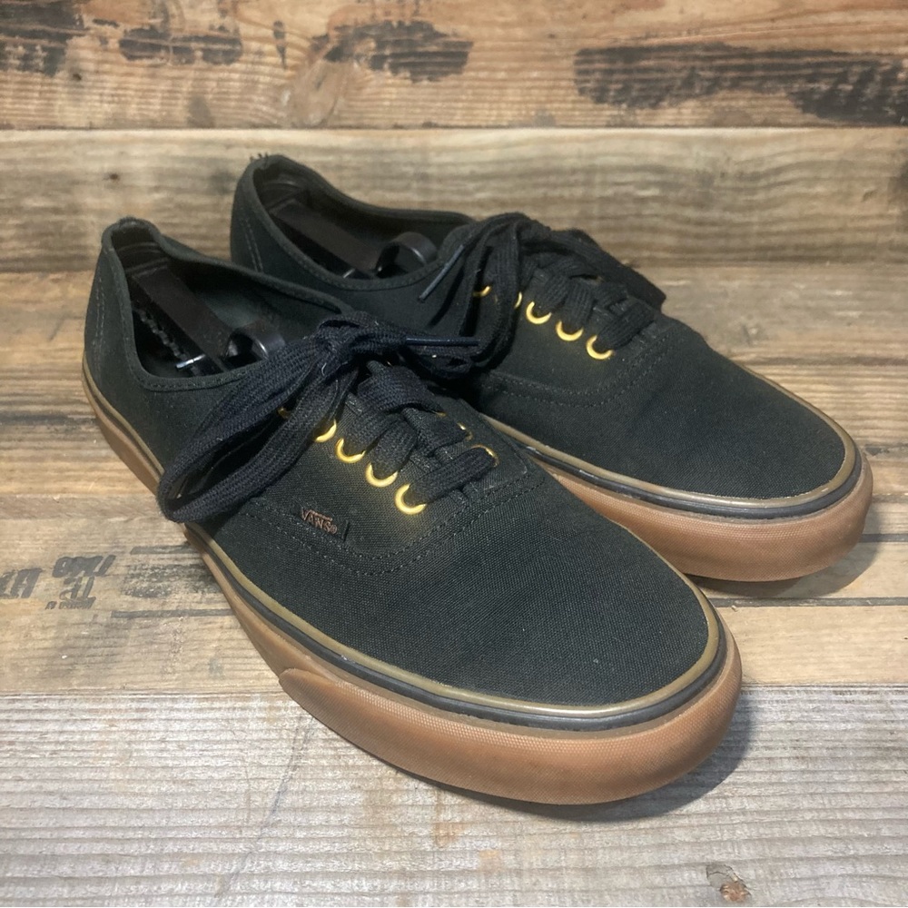 Vans Men’s Authentic Shoes Black Gum sz 10